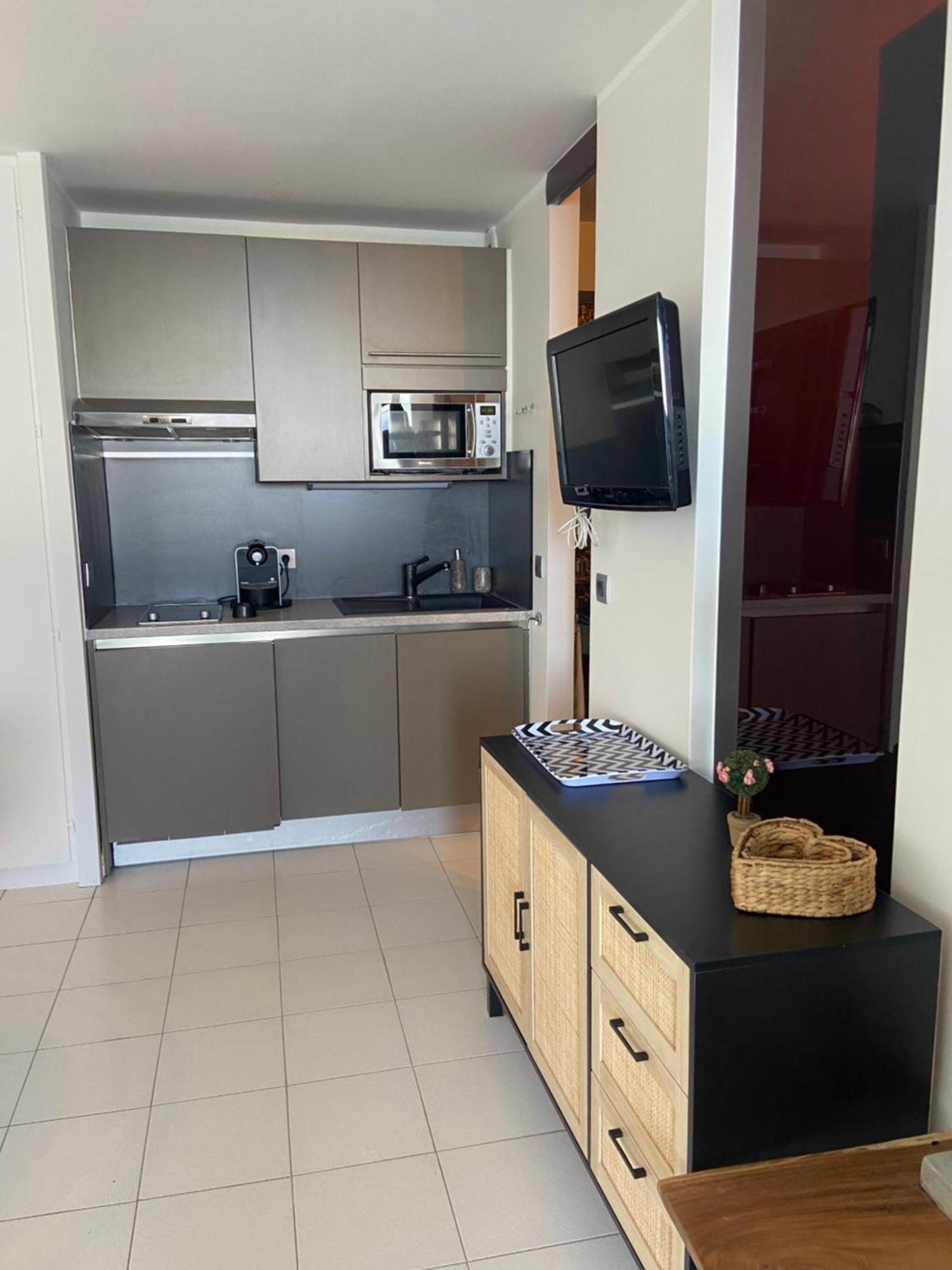 Monaco Doors 5 Vue Mer, Piscine, Parking 카프다일 외부 사진